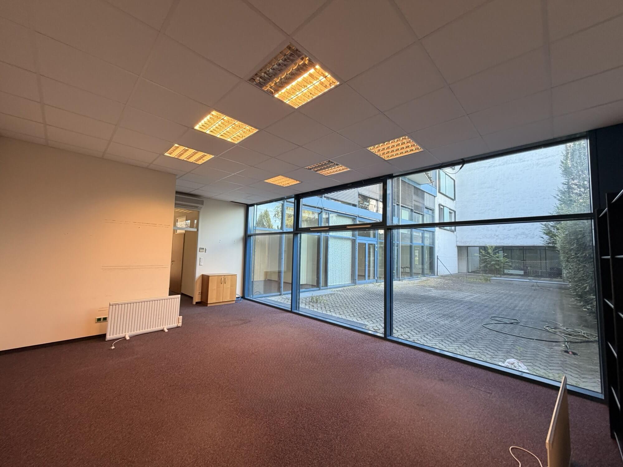 Repräsentative Gewerbefläche 295m² mit großer Terrasse in Frequenzlage