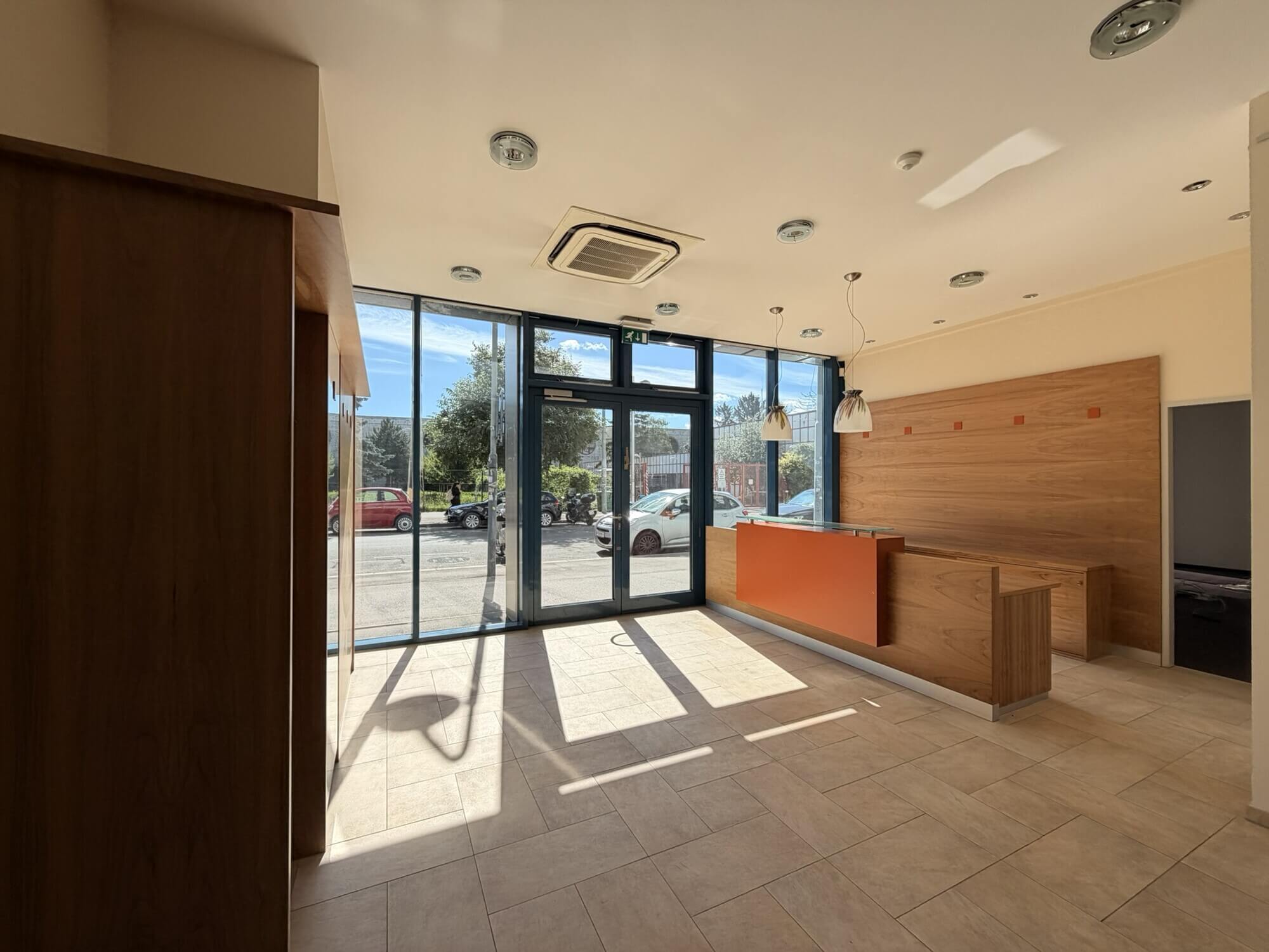 Repräsentative Gewerbefläche 295m² mit großer Terrasse in Frequenzlage