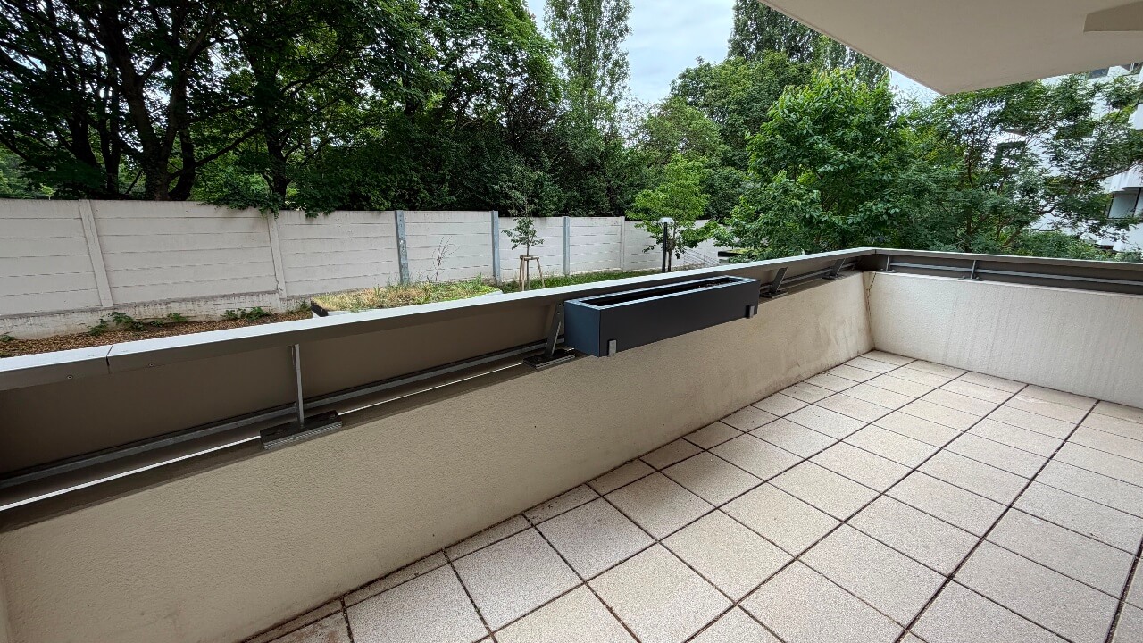 Peaceful green setting with direct views of Otto Benesch Park