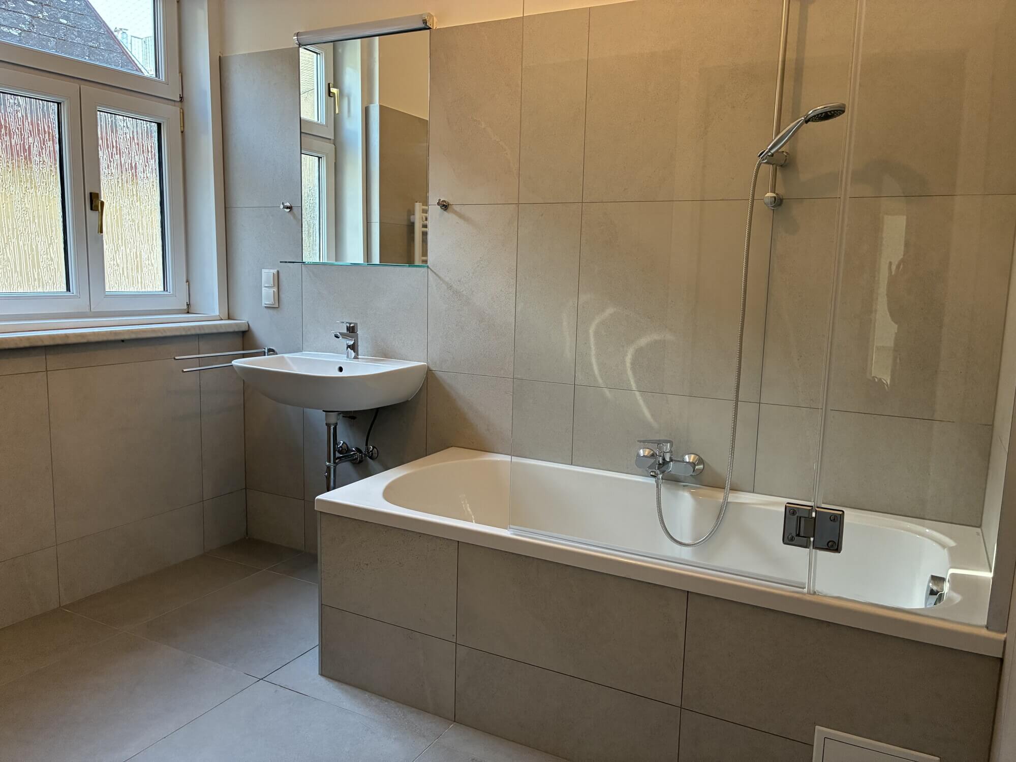 Spacious 4-Room Period Apartment in Vienna's 18th District – Ideal for Shared Living