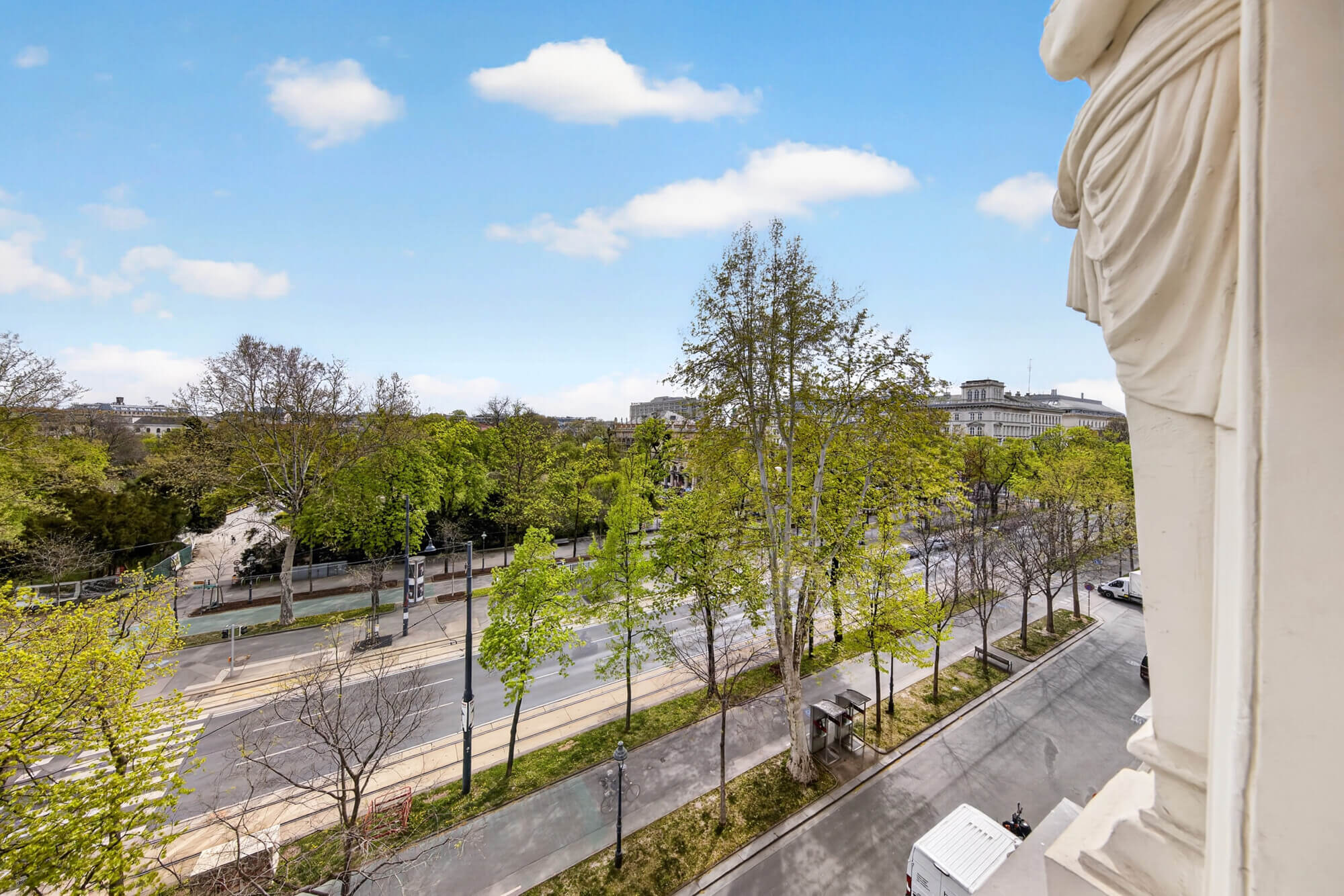 Private Palaisresidenz mit Stadtparkblick und Fünf Sterne Komfort