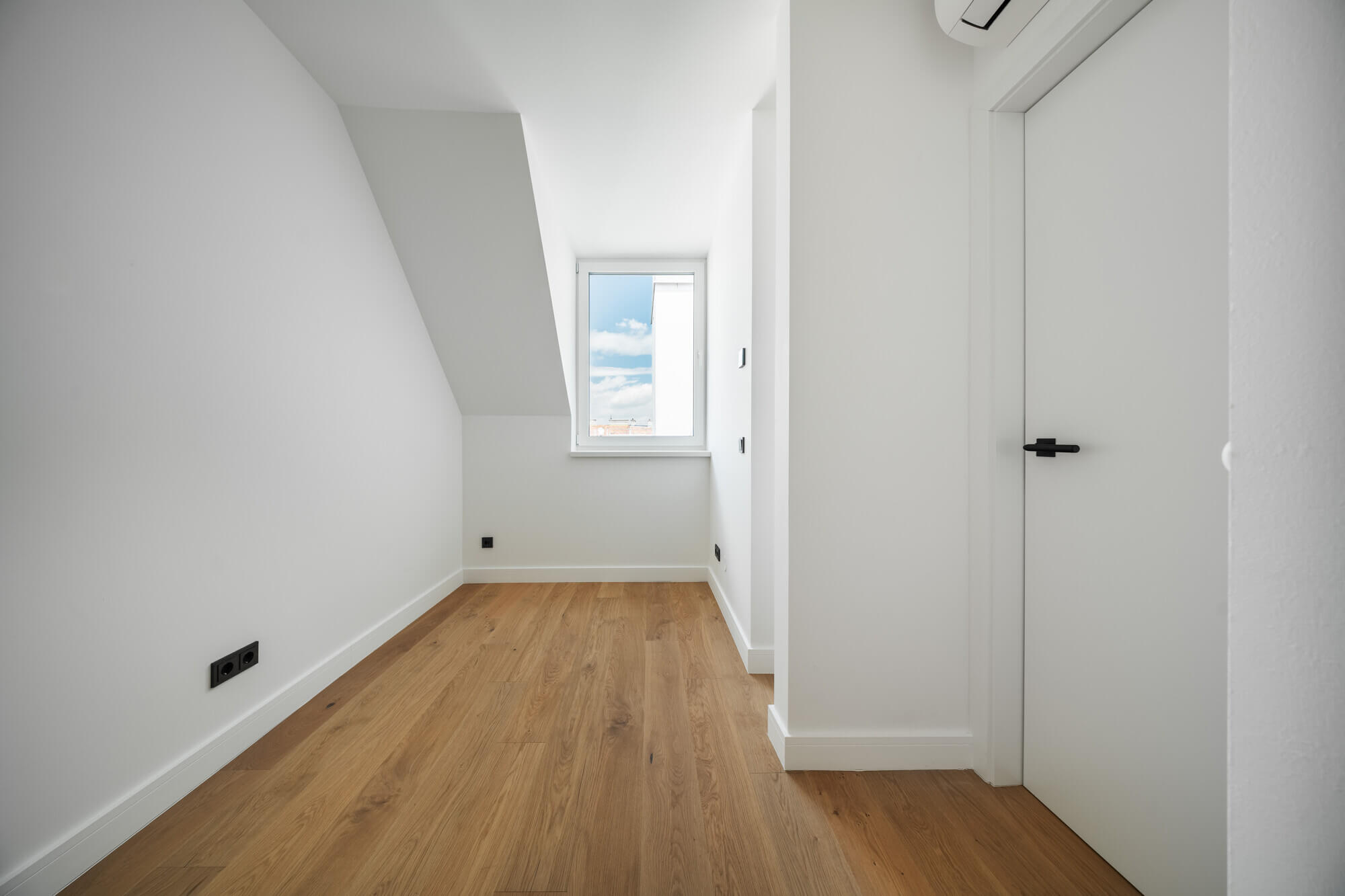 Exklusive Penthouse-Maisonette mit außergewöhnlicher Dachterrasse und Skyline View nahe Stadtpark