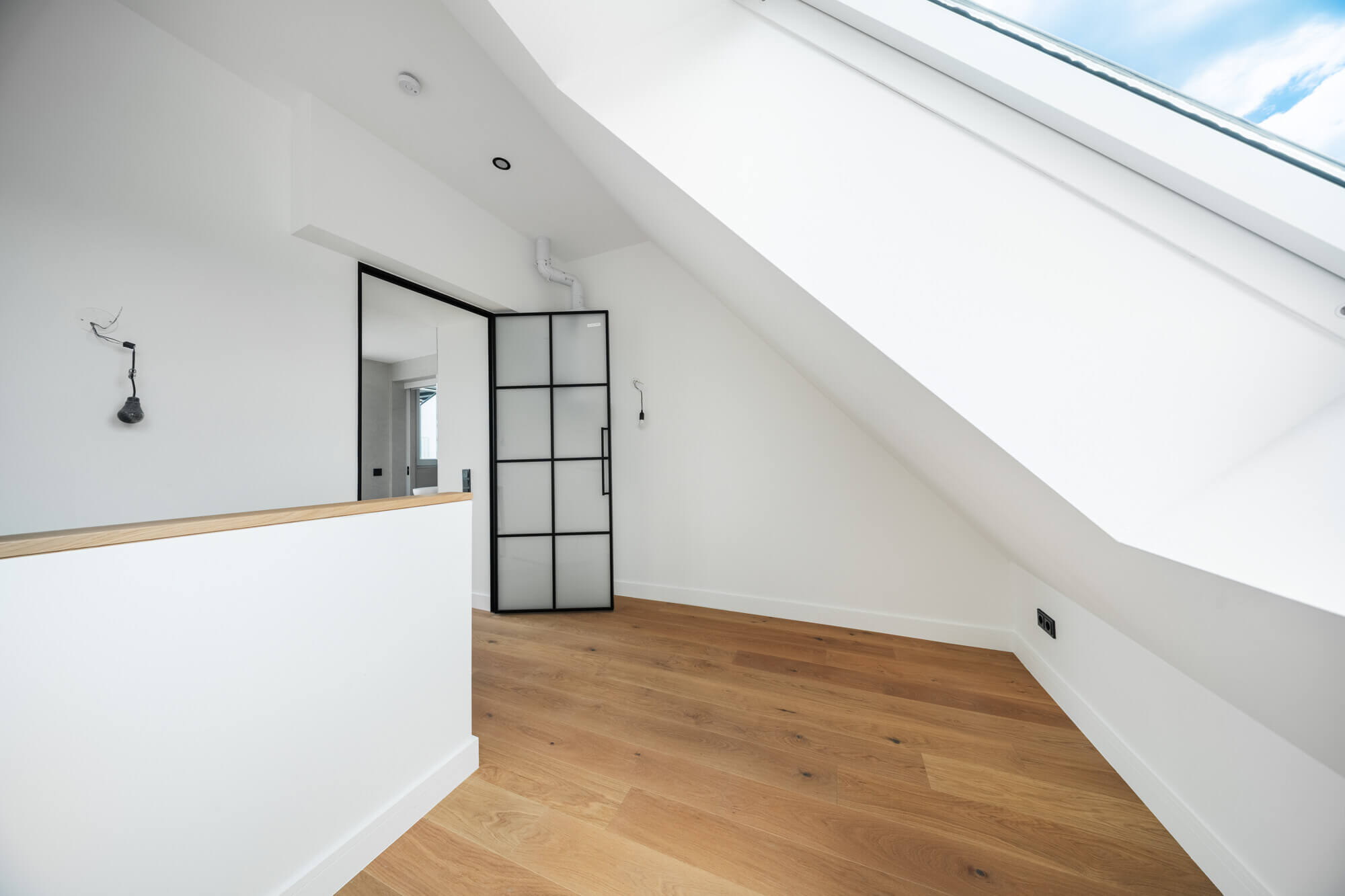 Exklusive Penthouse-Maisonette mit außergewöhnlicher Dachterrasse und Skyline View nahe Stadtpark