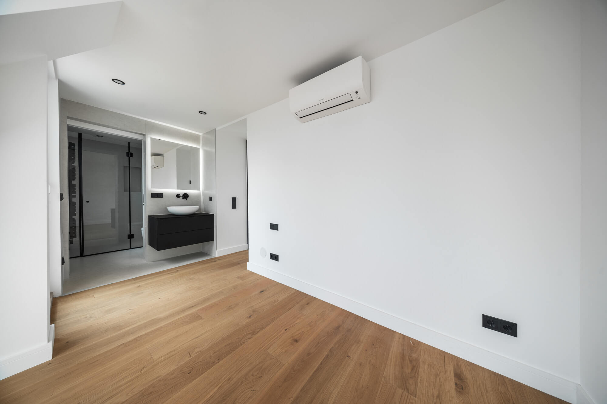 Exklusive Penthouse-Maisonette mit außergewöhnlicher Dachterrasse und Skyline View nahe Stadtpark
