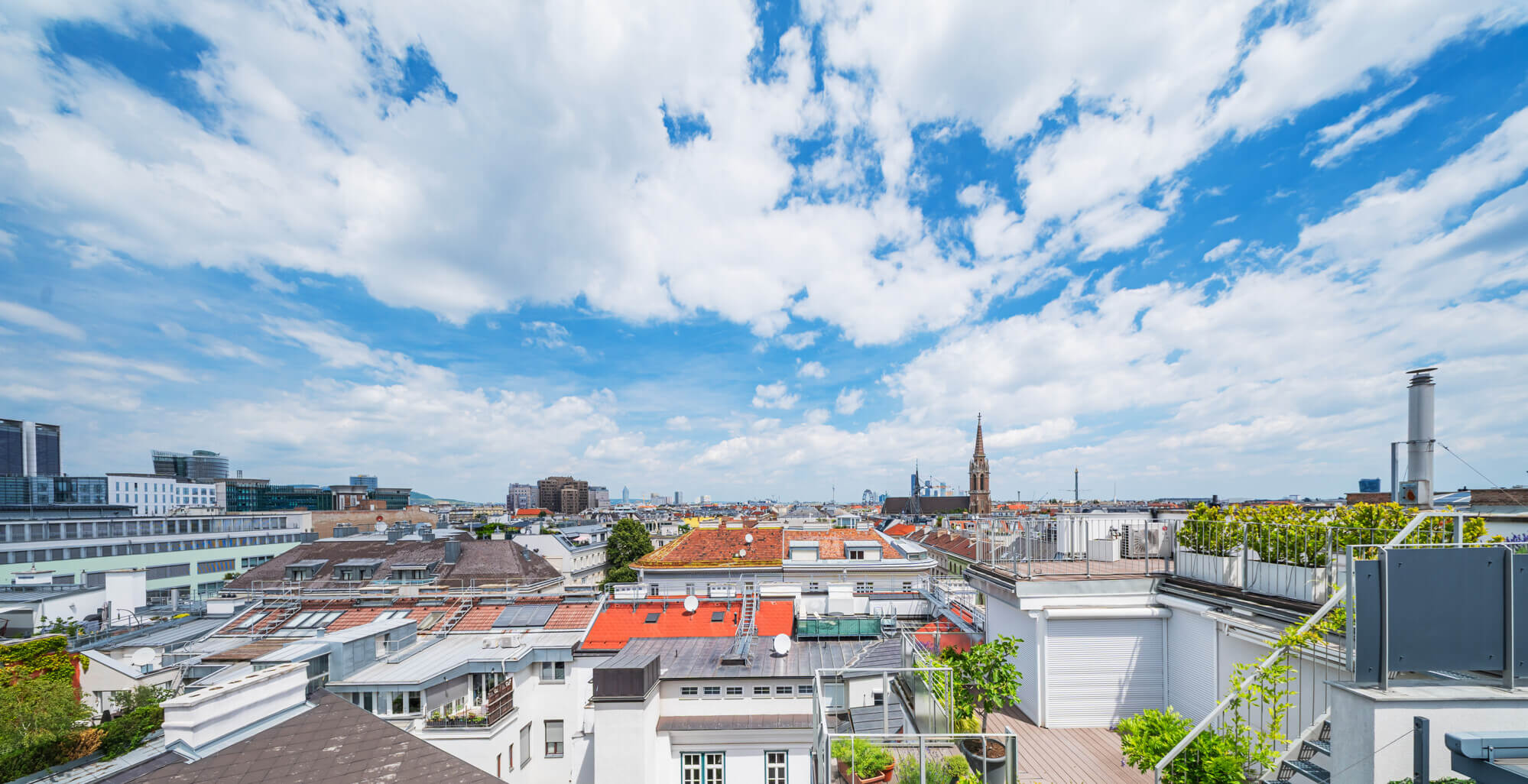 Exklusive Penthouse-Maisonette mit außergewöhnlicher Dachterrasse und Skyline View nahe Stadtpark