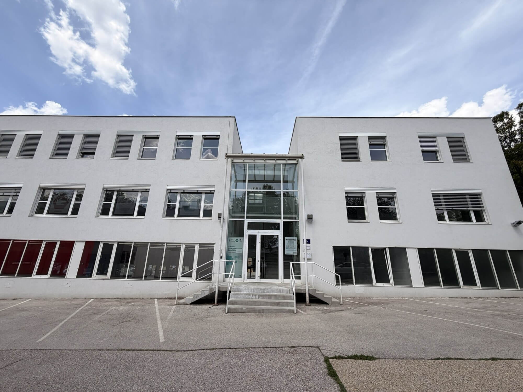 Light-filled office space in an excellent location in the 10th district