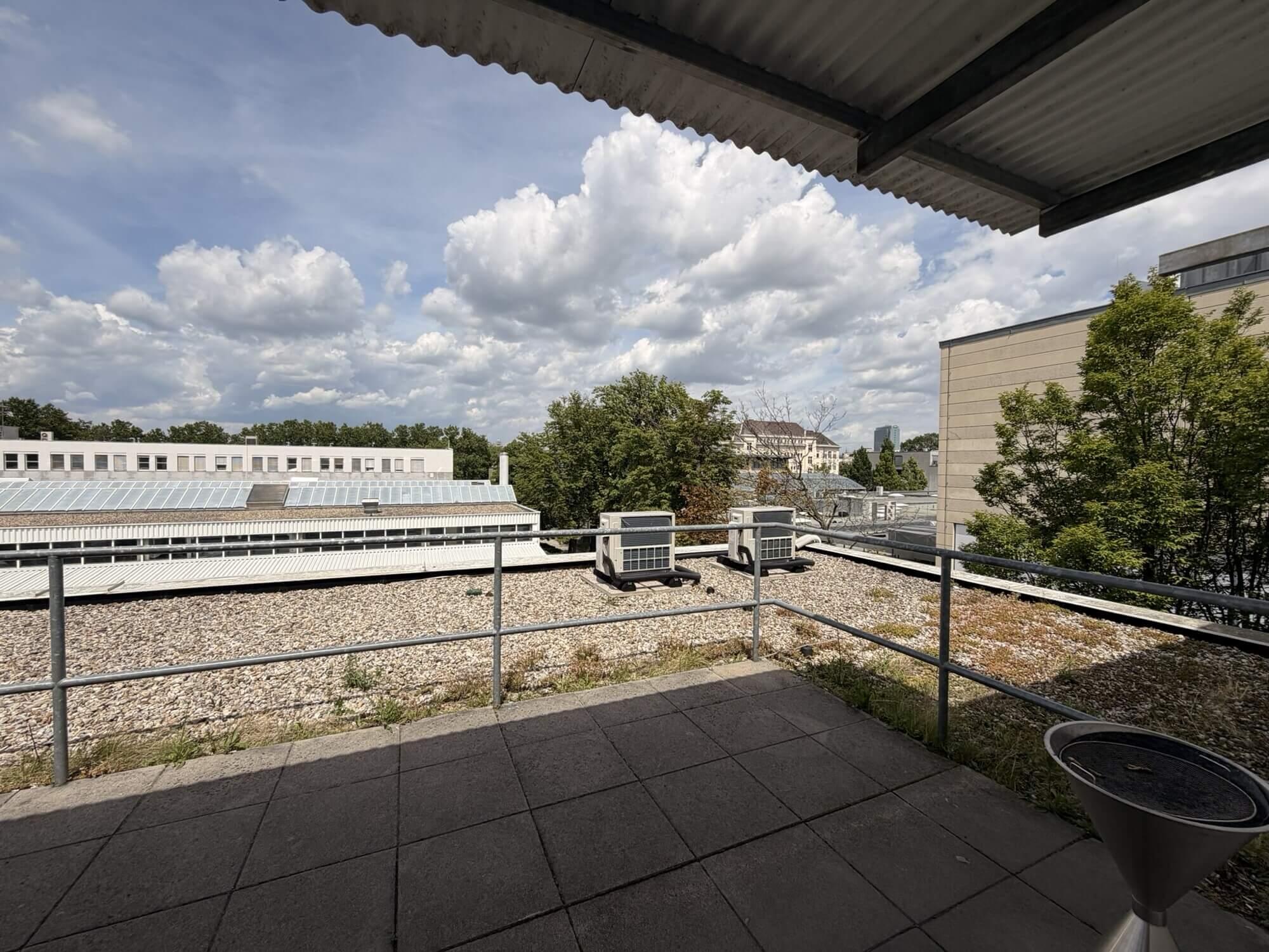 Light-filled office space in an excellent location in the 10th district