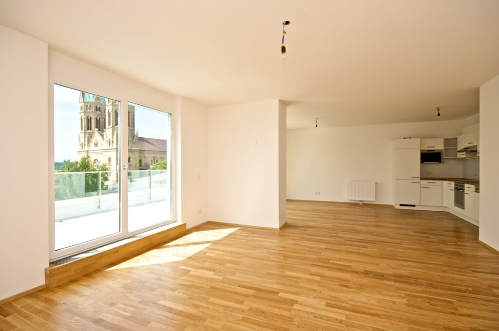 Modern 4-bedroom penthouse apartment with a rooftop terrace