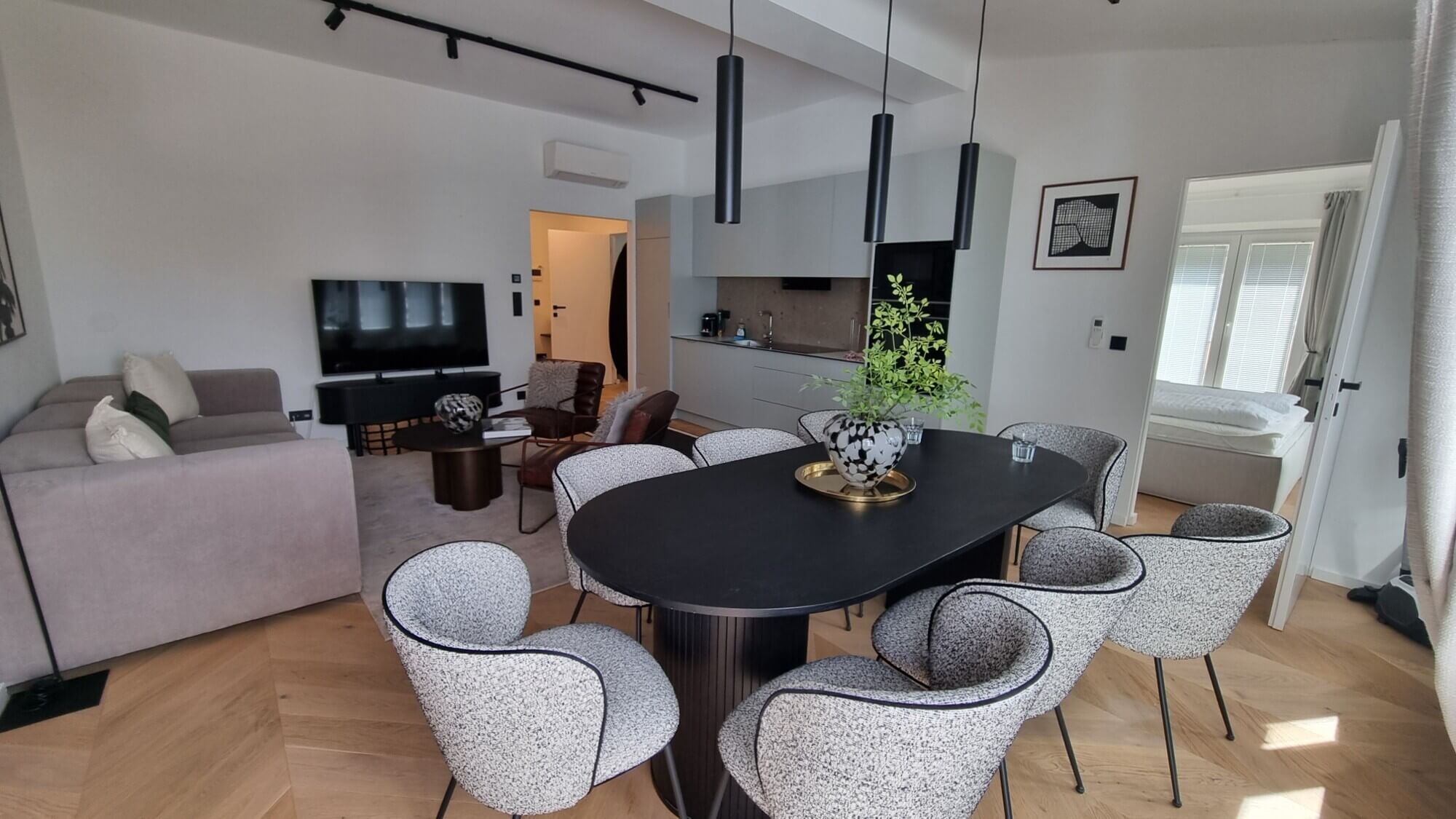 Furnished city apartment with terrace, 2 bedrooms