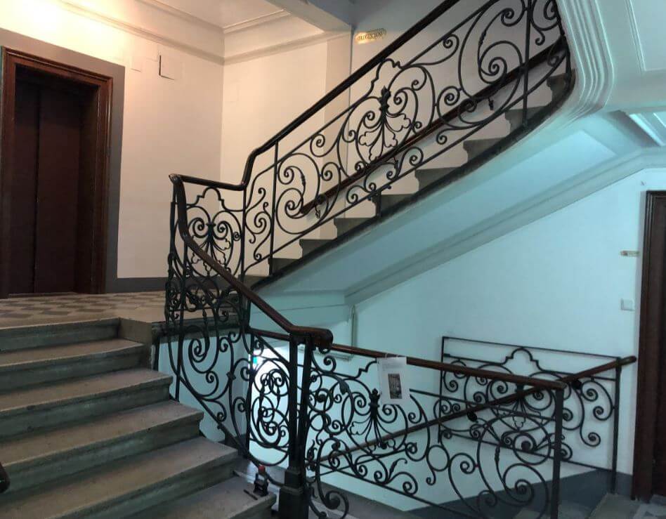 Attractive old office building in a prominent location