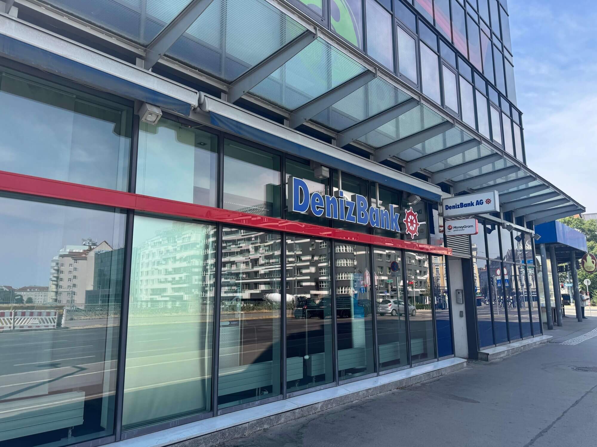 Geschäftslokal direkt im U4-Center