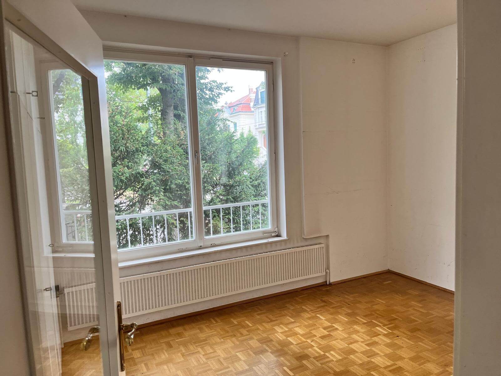 Garden apartment in the heart of the Cottage district
