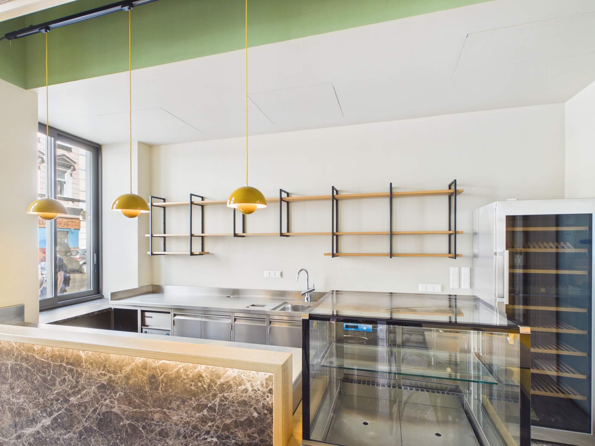 Modernes Gastronomie-Lokal mit Betriebsanlagengenehmigung