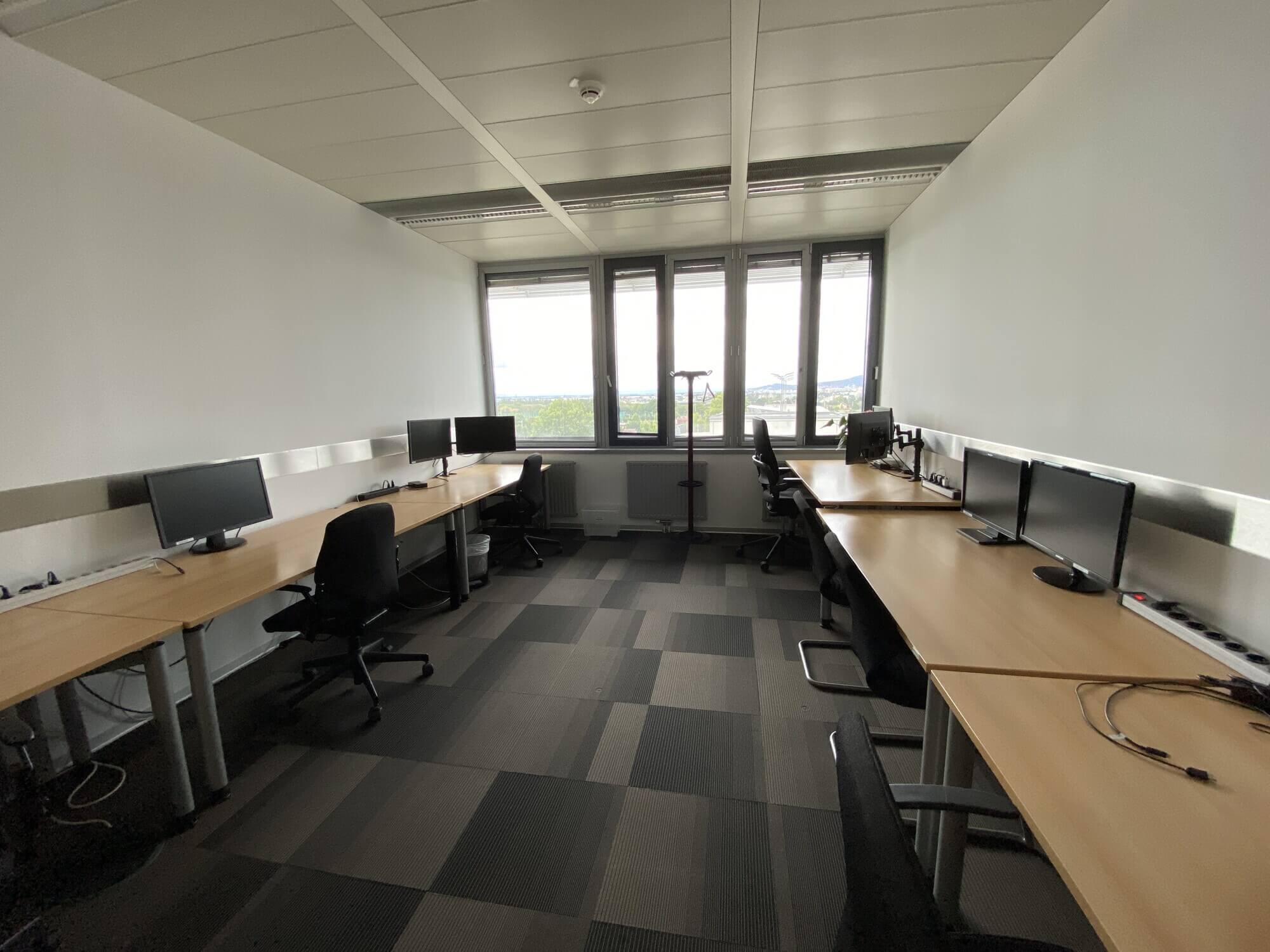 Modern office spaces in EURO PLAZA