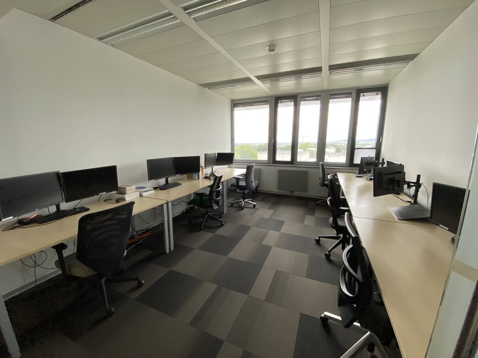 Modern office spaces in EURO PLAZA