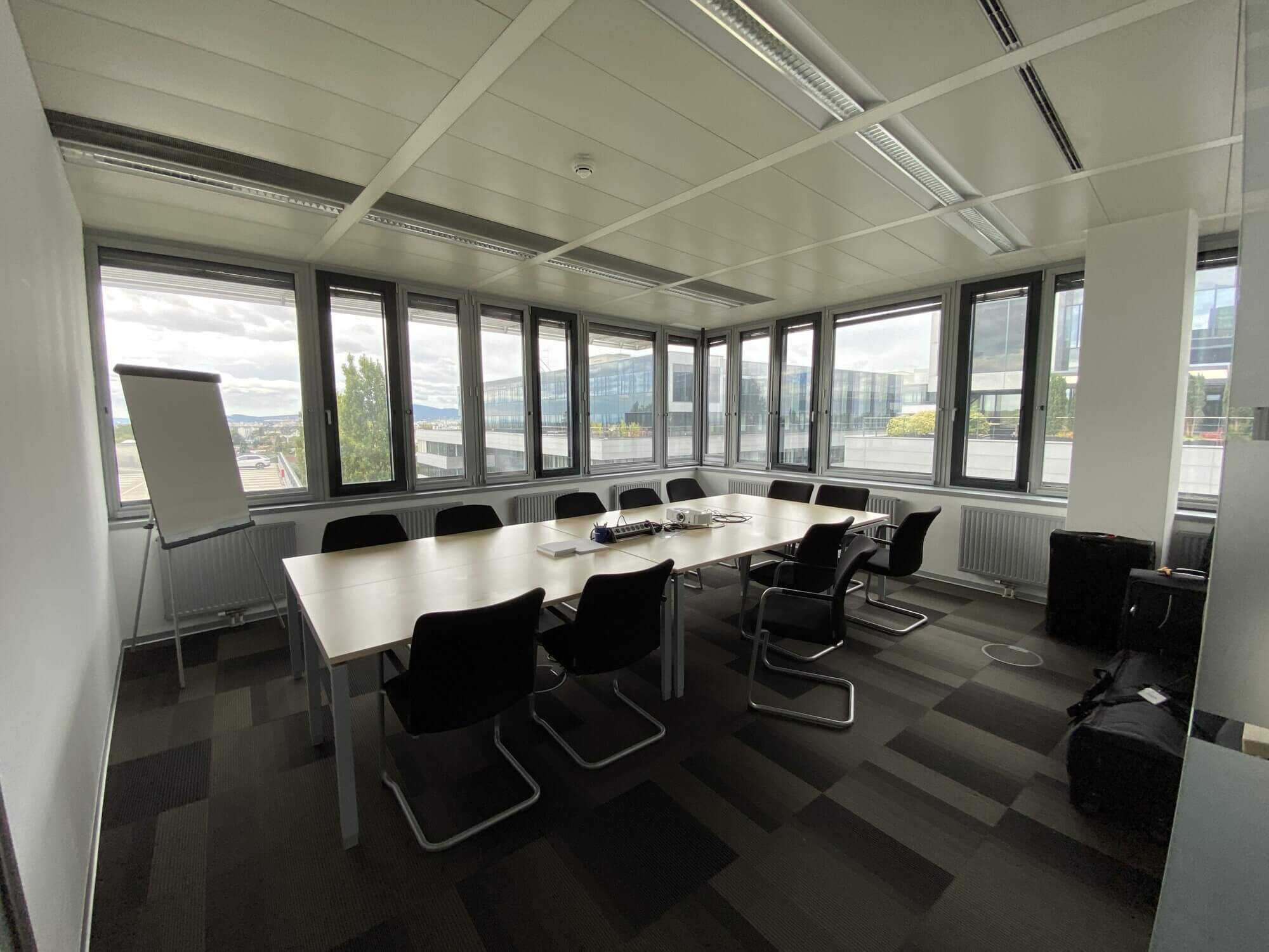 Modern office spaces in EURO PLAZA