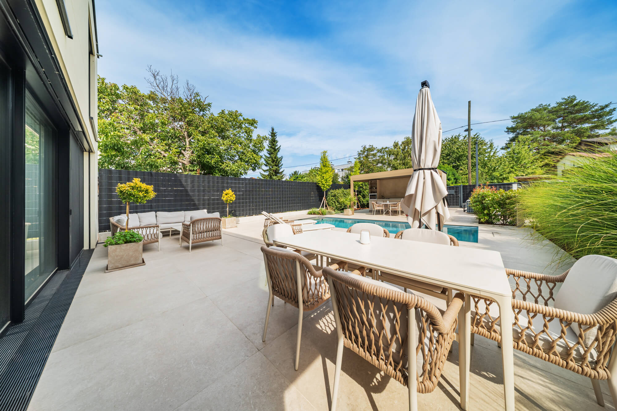 Villa mit Pool und hochwertiger Ausstattung