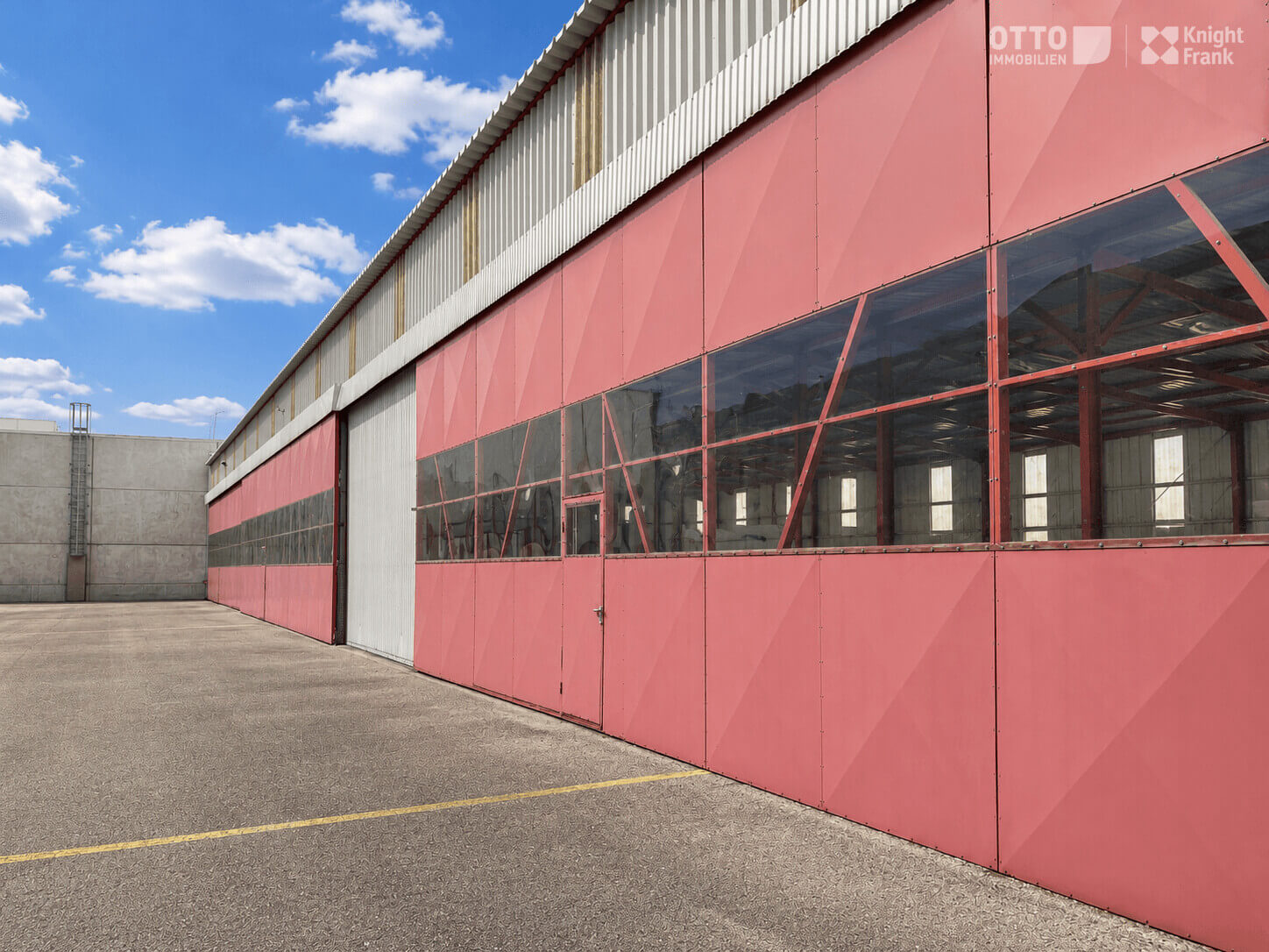 Exklusive Hangar- und Logistikanlage mit Bürogebäude am Flugplatz Wiener Neustadt Ost