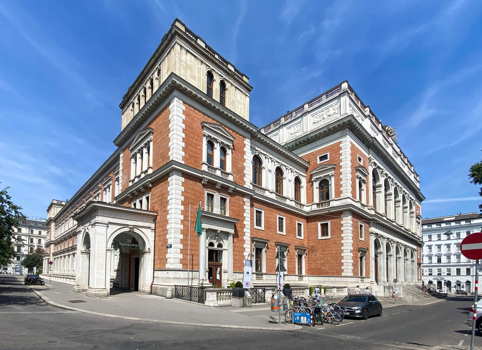 Modern office in the historic Vienna Stock Exchange
