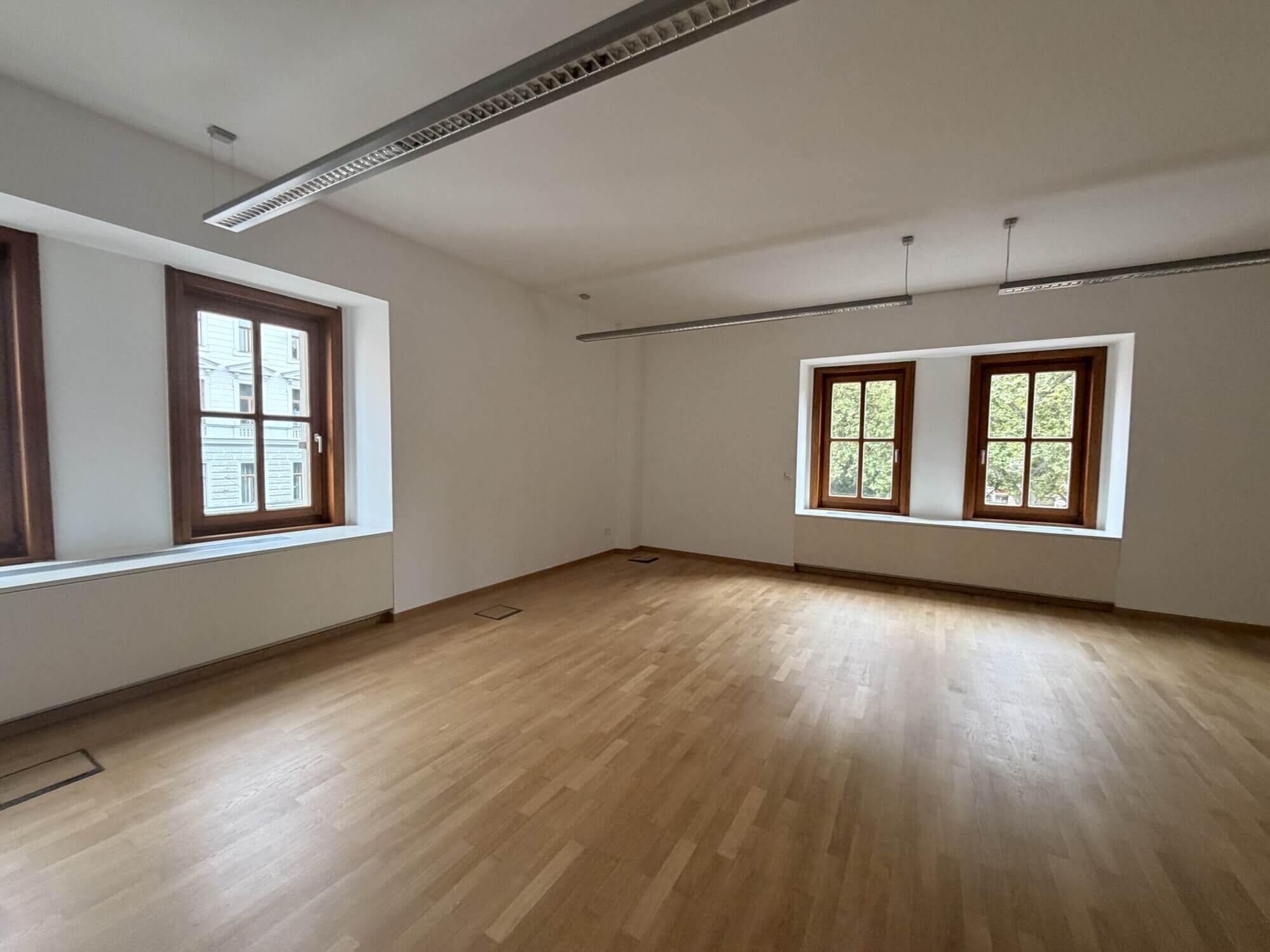 Modern office in the historic Vienna Stock Exchange