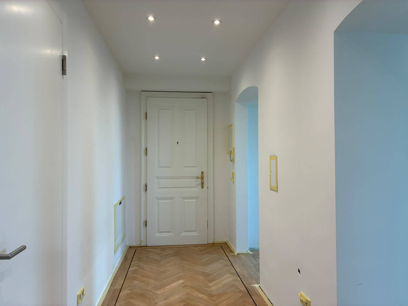 Dachgeschoß Wohnung mit Terrasse und schönem Ausblick, Garagenplatz verfügbar