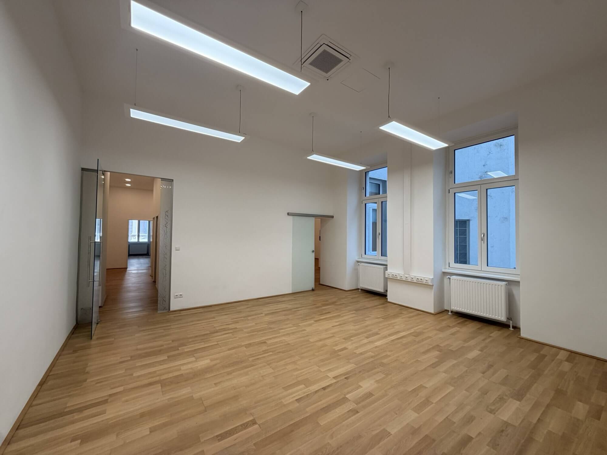 Repräsentatives Altbaubüro beim Museumsquartier