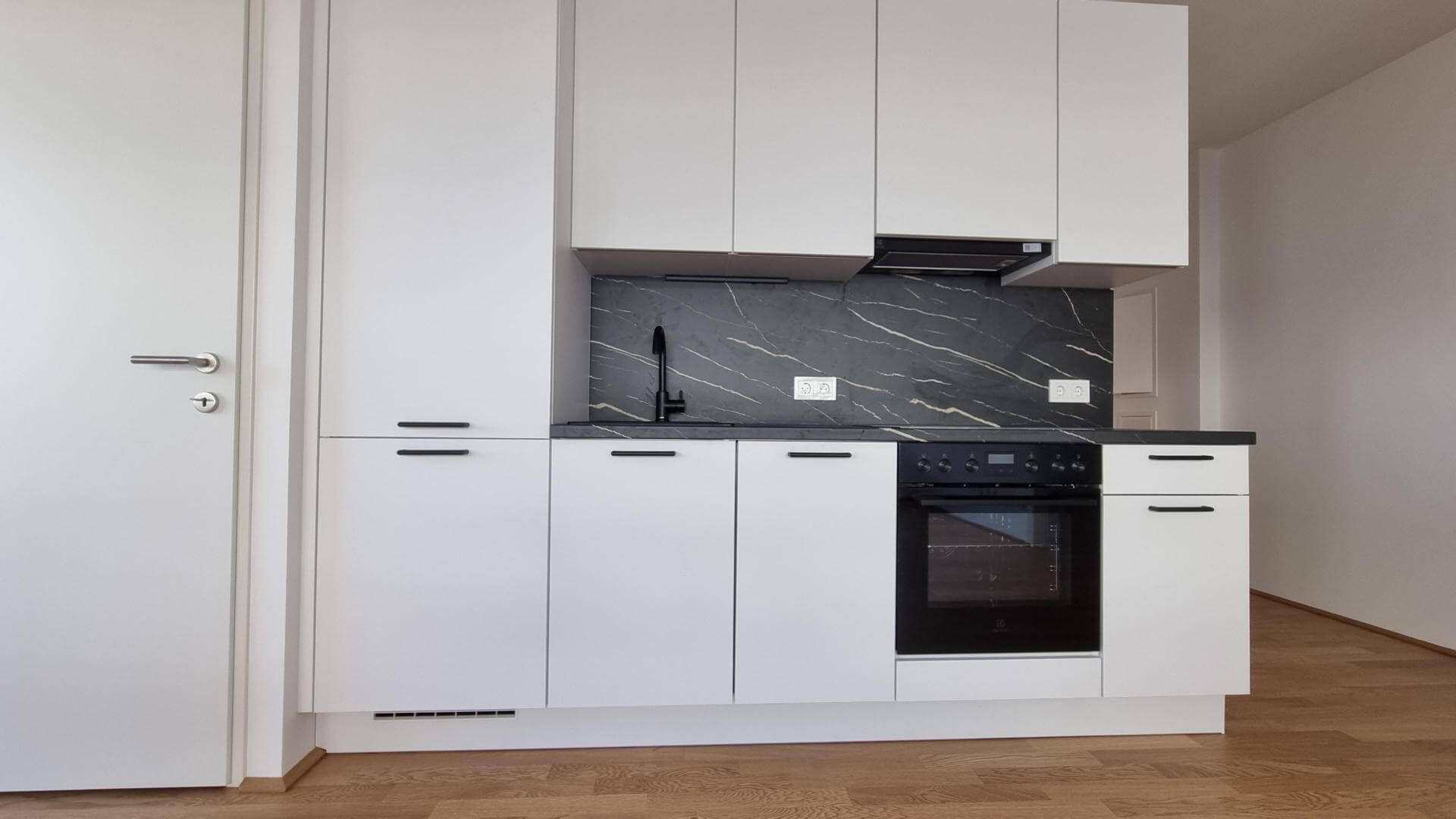 First occupancy at the Village: 2-room apartment with balcony for rent