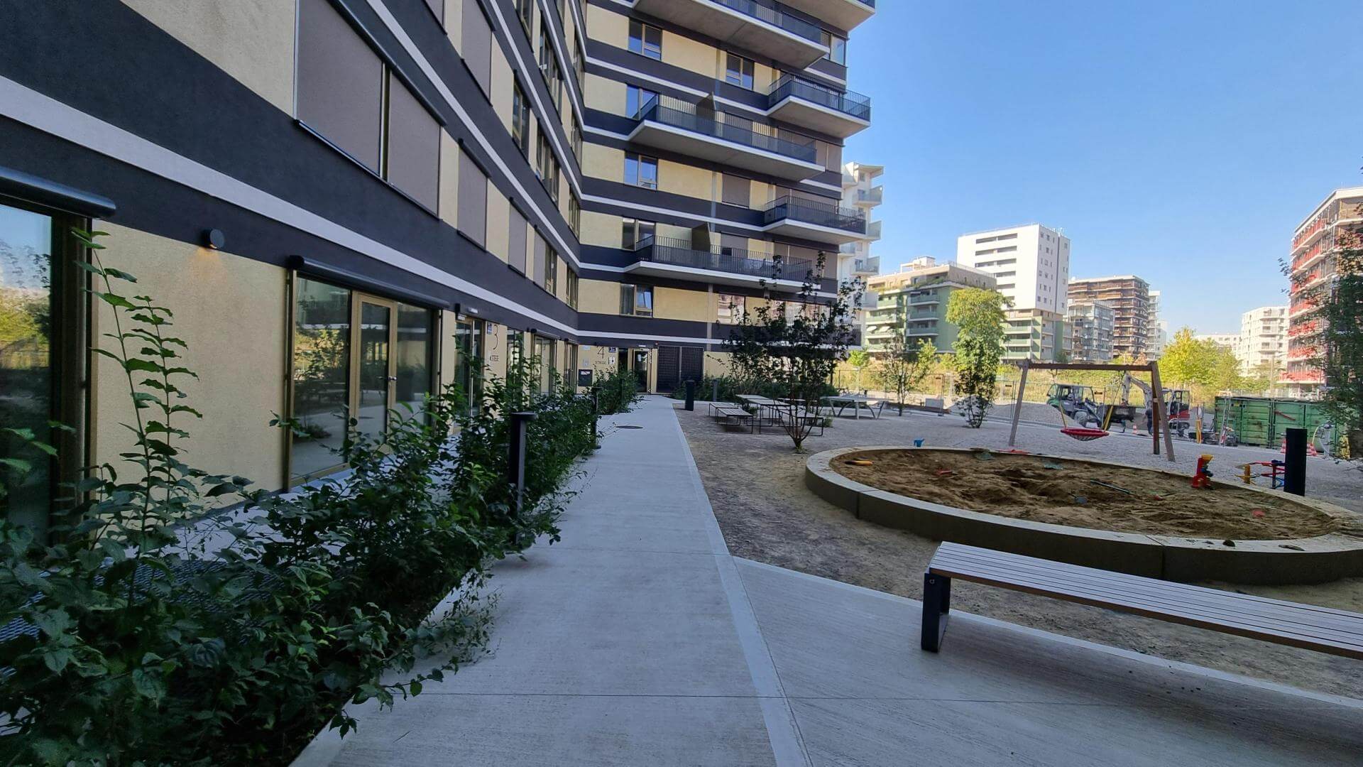 First occupancy at the Village: 2-room apartment with balcony for rent