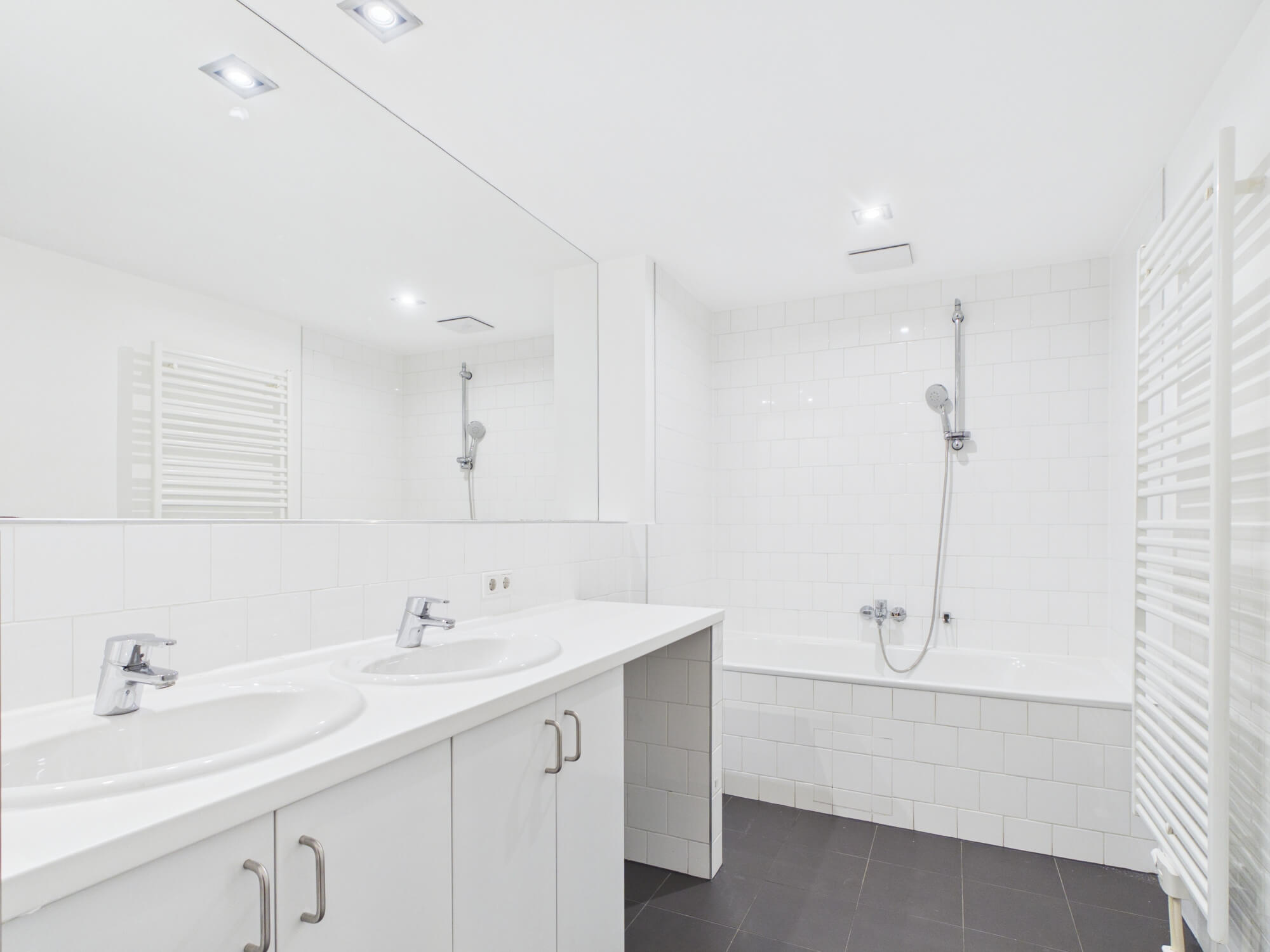 Helle 3-Zimmer-Dachgeschosswohnung mit sonniger Terrasse im 19. Bezirk