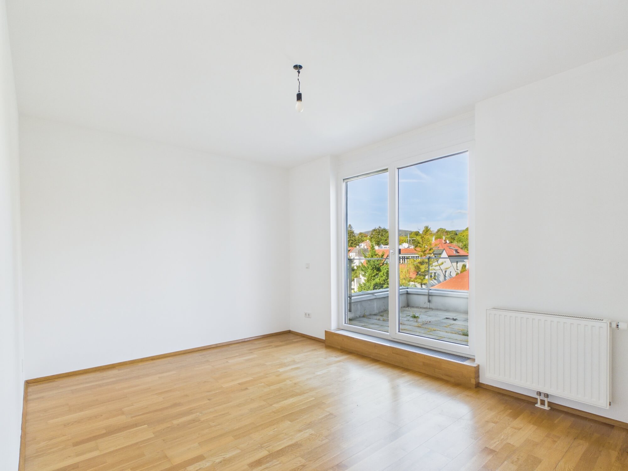 Helle 3-Zimmer-Dachgeschosswohnung mit sonniger Terrasse im 19. Bezirk