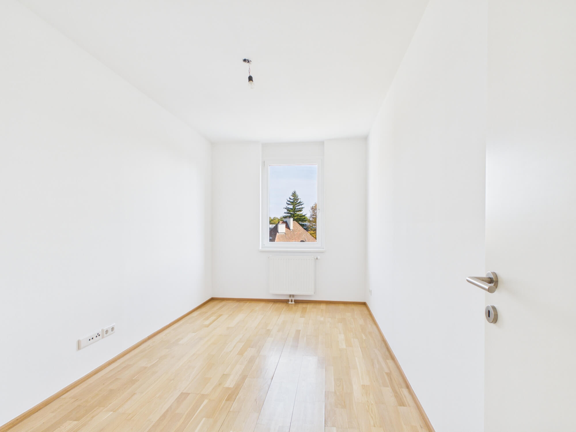 Modern 4-bedroom penthouse apartment with a rooftop terrace