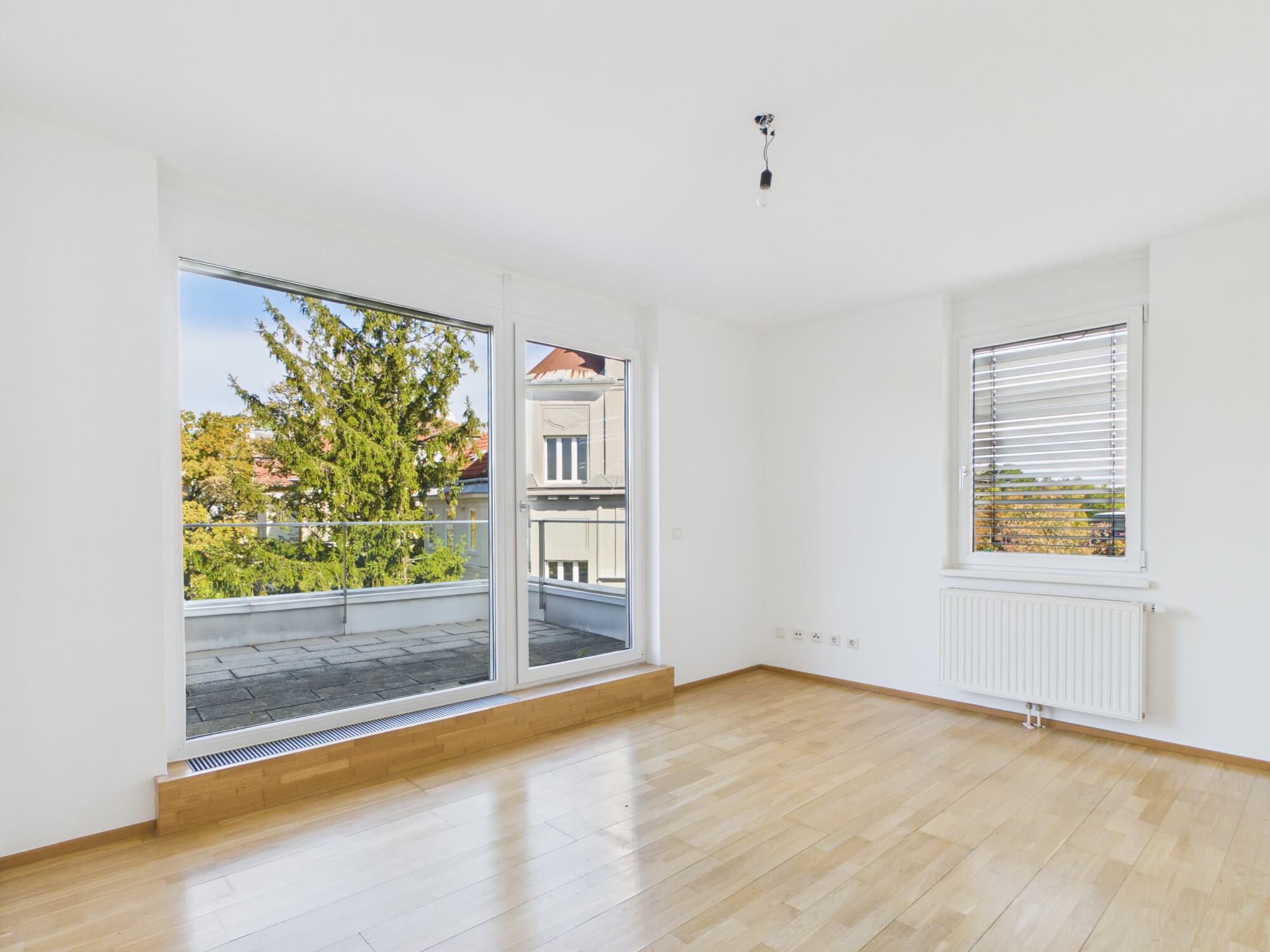 Modern 4-bedroom penthouse apartment with a rooftop terrace