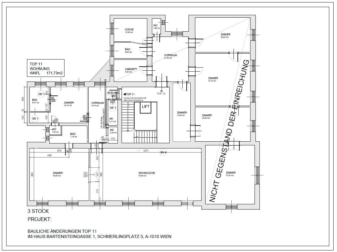 High-quality period apartment with a unique view of the Palace of Justice