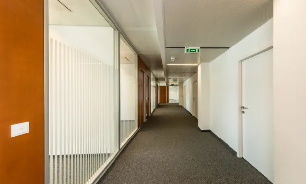 ARES TOWER Moderne Büros mit Weitblick!