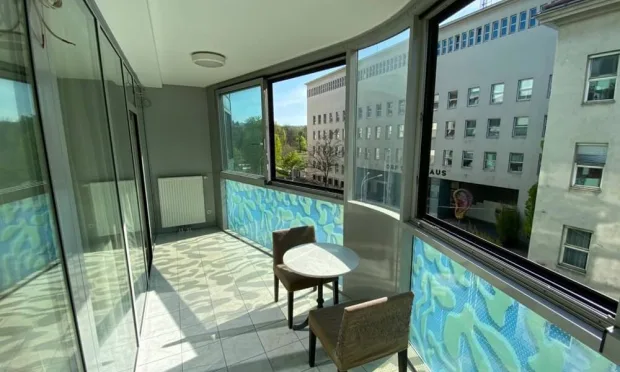 8000m² Parkanlage - Design Neubau im Toskanahof -  komplett möbliert