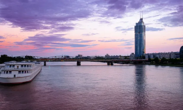 MILLENNIUM TOWER - Moderne Büros mit Weitblick