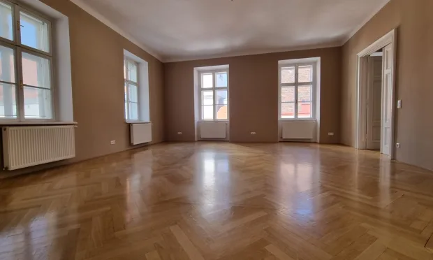 wunderschöne Altbauwohnung - beste Lage - 4.Liftstock