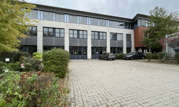 Moderne Lagerflächen an der S1