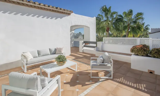 Marina Puente Romano: Corner Penthouse