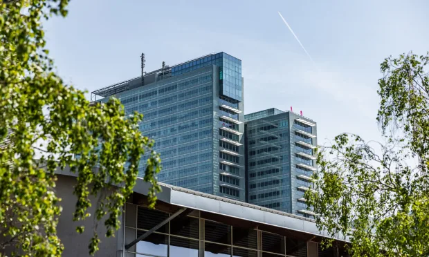 ARES TOWER Moderne Büros mit Weitblick!