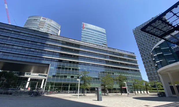 TECH GATE - Flexible Büroflächen im Turm