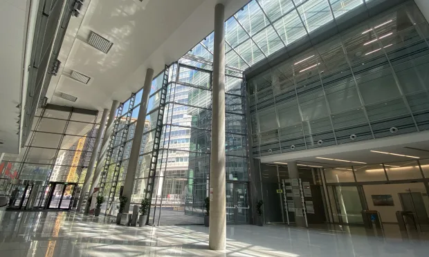 TECH GATE - Flexible Büroflächen im Turm