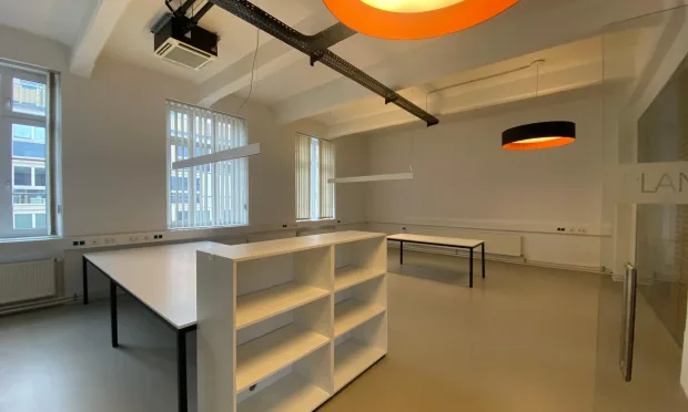 Loft-Büro in ehemaligem Fabriksgebäude