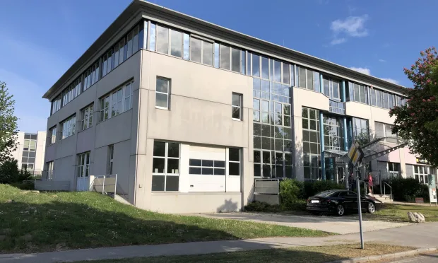 Moderne Lagerflächen an der S1