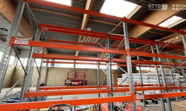 Optimal gelegene Betriebsobjekt mit Lager- und Bürofläche
