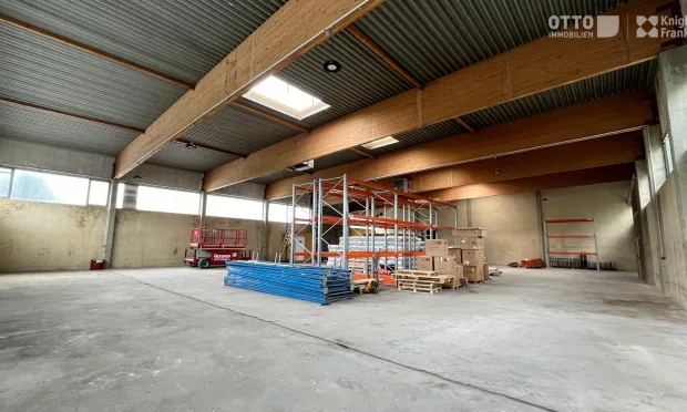 Optimal gelegene Betriebsobjekt mit Lager- und Bürofläche