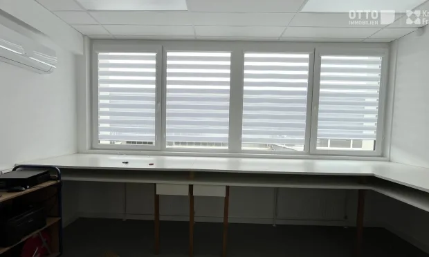 Optimal gelegene Betriebsobjekt mit Lager- und Bürofläche