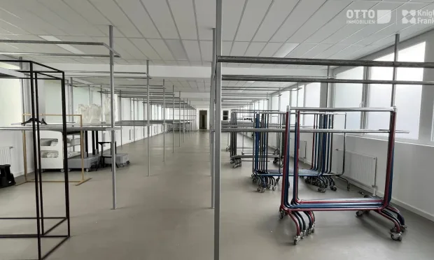 Optimal gelegene Betriebsobjekt mit Lager- und Bürofläche