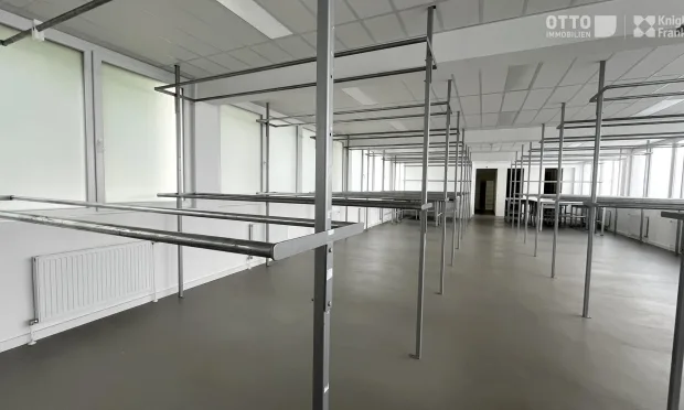 Optimal gelegene Betriebsobjekt mit Lager- und Bürofläche