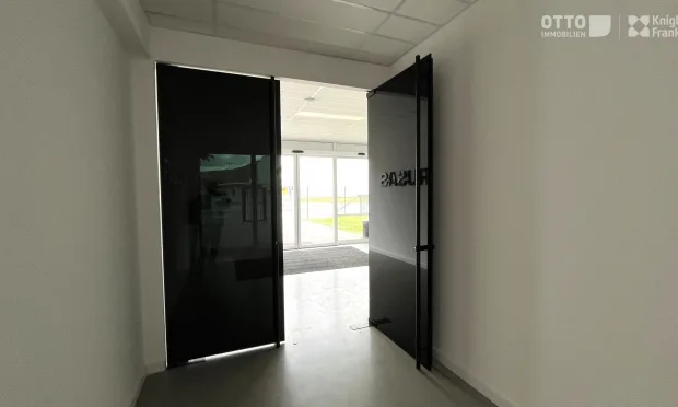 Optimal gelegene Betriebsobjekt mit Lager- und Bürofläche